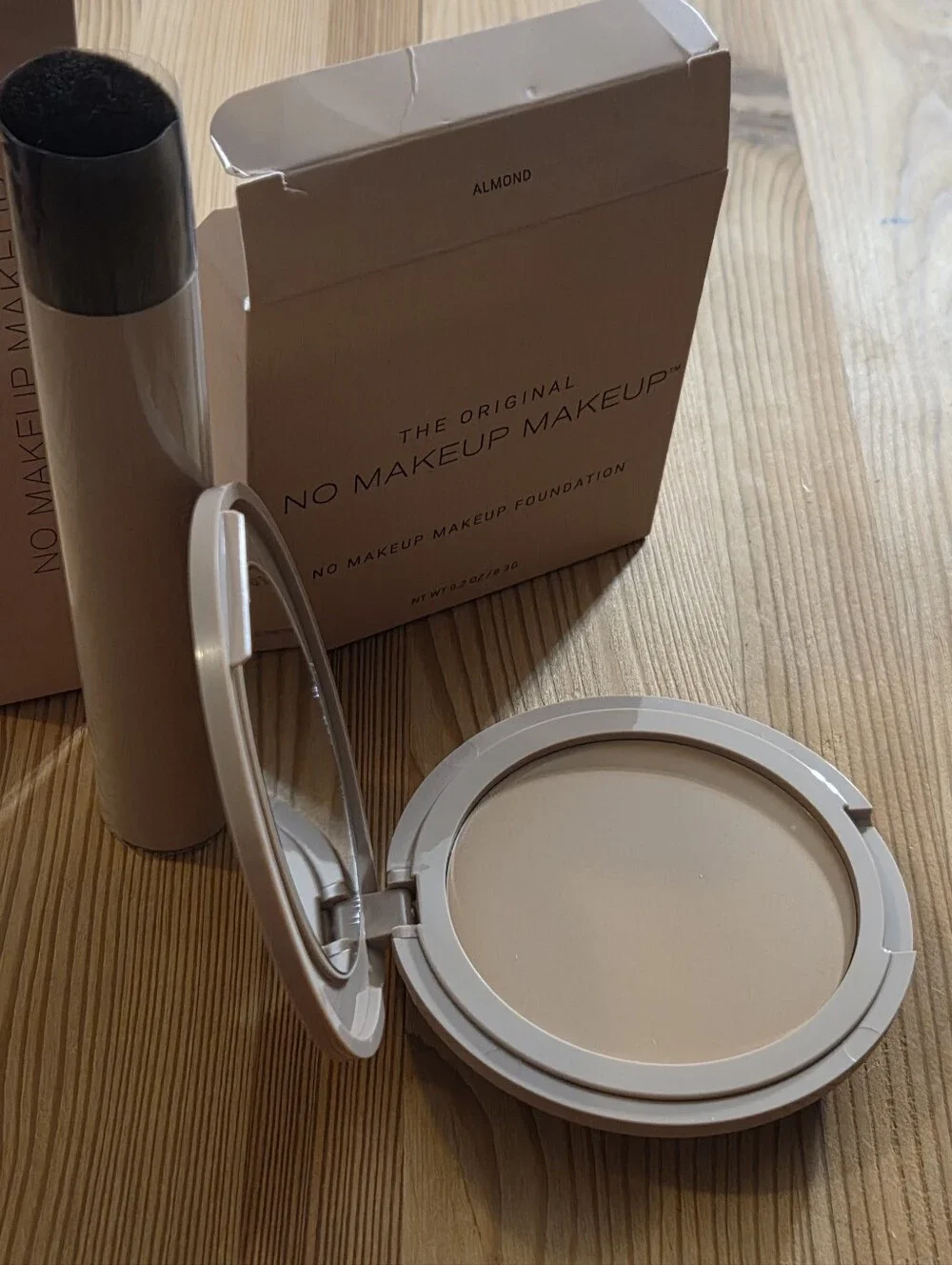 No Makeup Makeup Compact (Shade Almond) and Foundation Brush